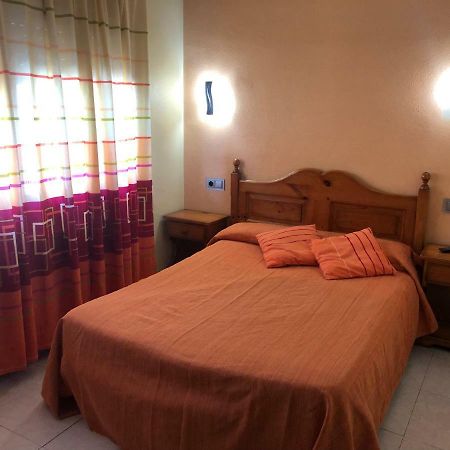 Hostal La Parrilla Monegros II Бухаралос Экстерьер фото