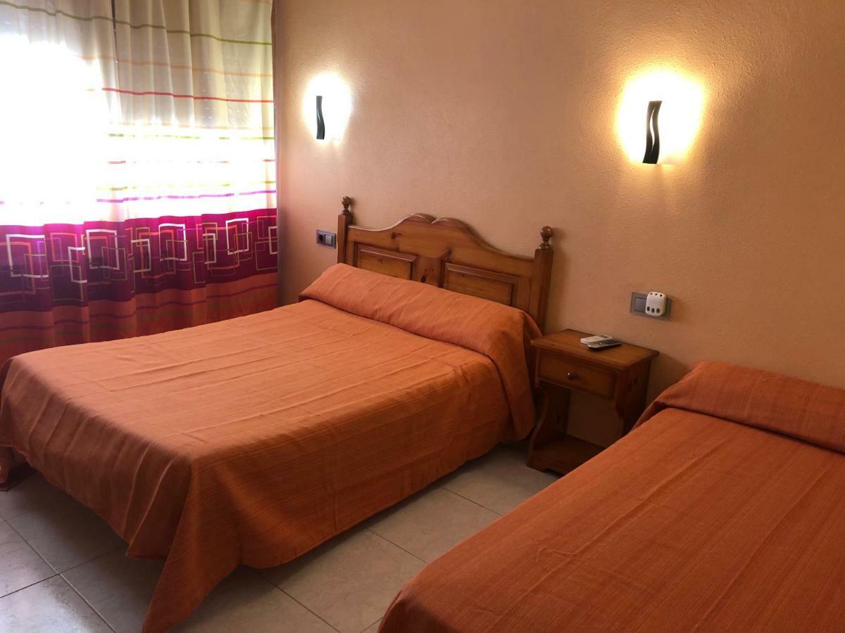Hostal La Parrilla Monegros II Бухаралос Экстерьер фото