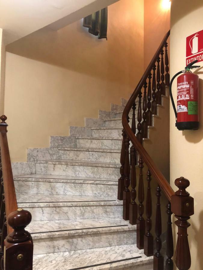 Hostal La Parrilla Monegros II Бухаралос Экстерьер фото